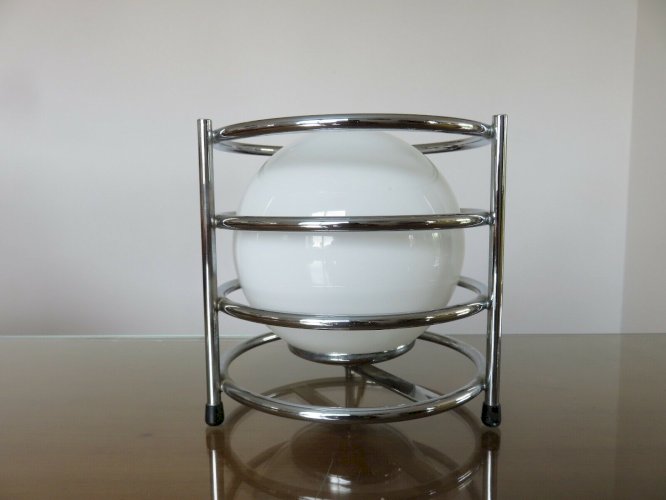 LAMPE A POSER TRIPODE EN METAL CHROME ET OPALINE ANNEES 70 VINTAGE