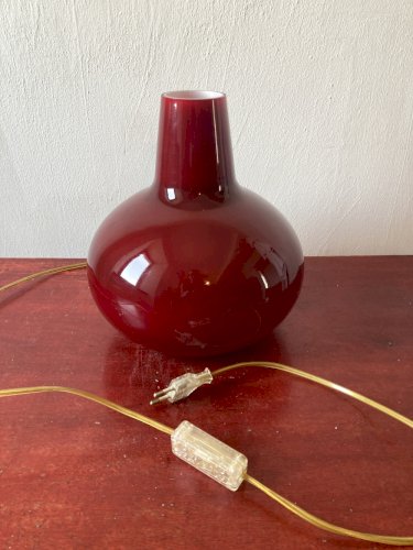 Lampe à poser vintage en verre rouge – SCE, France