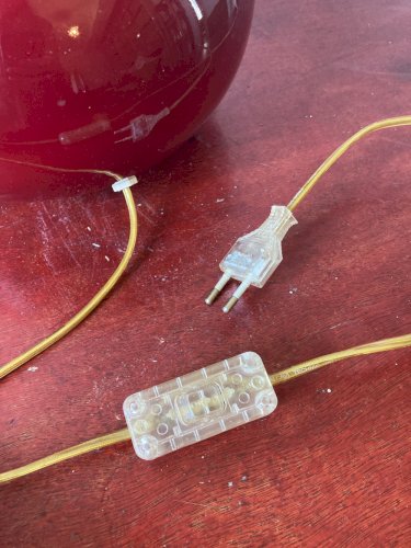 Lampe à poser vintage en verre rouge – SCE, France