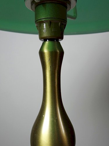 Lampe à poser vintage laiton et verre vert chic