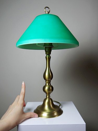 Lampe à poser vintage laiton et verre vert chic