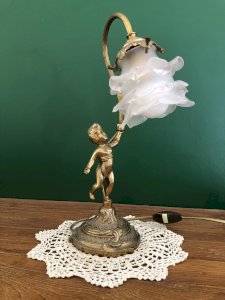 Cherub lamp