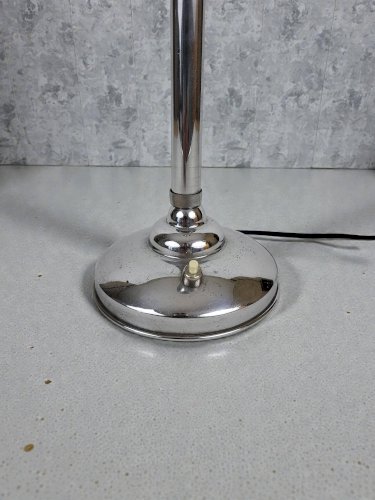 Lampe  Art déco en métal chromé