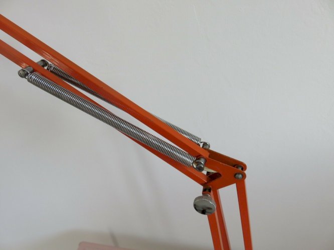 LAMPE ARTICULEE  LUXO  DESIGN DE JACOB JACOBSEN VERSION ORANGE ANNEES 70