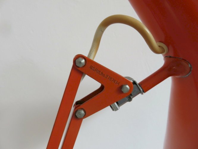 LAMPE ARTICULEE  LUXO  DESIGN DE JACOB JACOBSEN VERSION ORANGE ANNEES 70