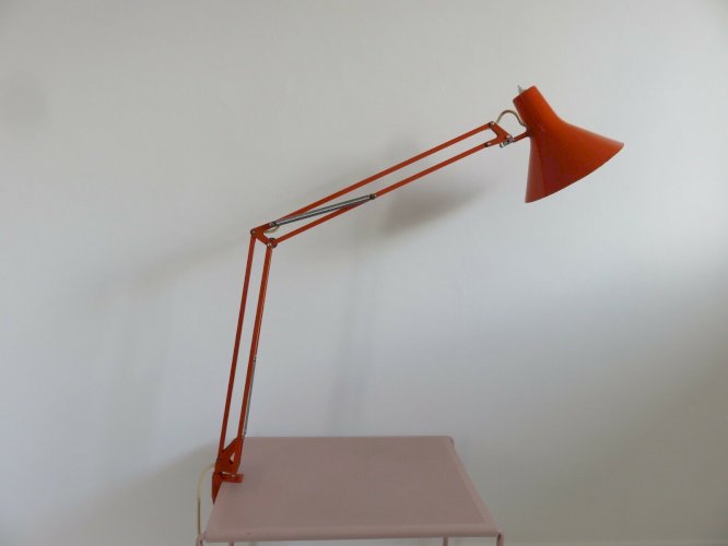 LAMPE ARTICULEE  LUXO  DESIGN DE JACOB JACOBSEN VERSION ORANGE ANNEES 70