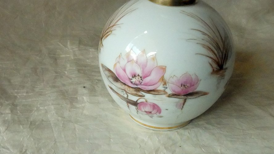 LAMPE BERGER EN PORCELAINE DE LIMOGES THARAUD FRANCE DECOR NÉNUPHAR **