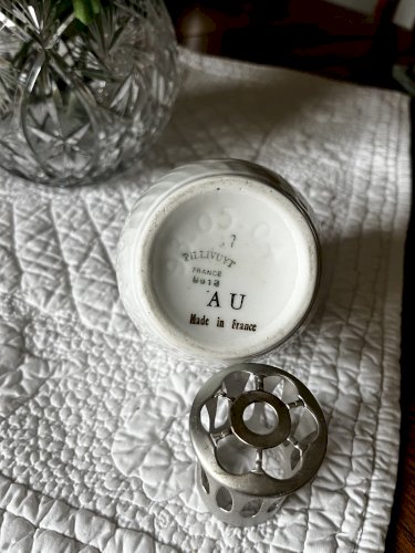        LAMPE  BERGER PORCELAINE  BLANCHE  PAR PILLIVUYT  FRANCE