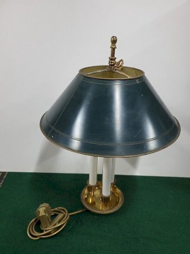 LAMPE BOUILLOTE EN BRONZE ABAT JOUR EN TÔLE VERT REF JE