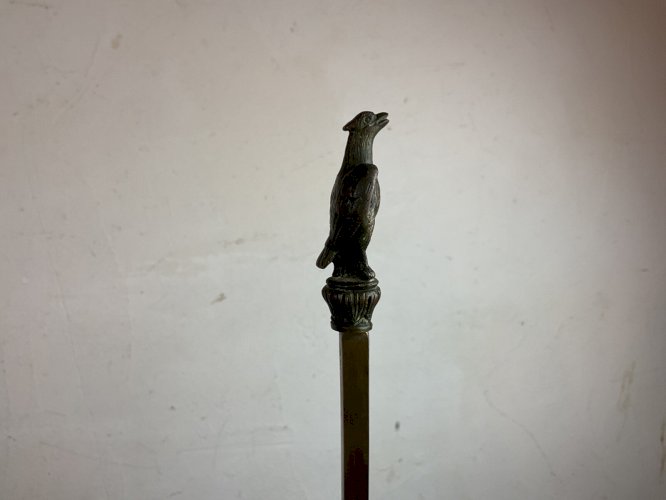 Lampe bouillotte Empire Bronze , abat-jour tôle laqué plateaux bois .