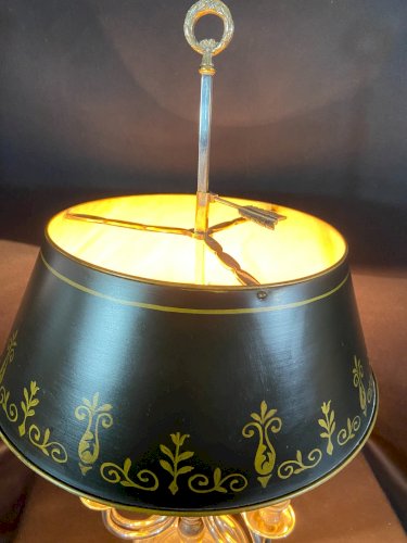 Lampe bouillotte métal argenté 3 feux aux cors de chasse style Louis XVI Empire