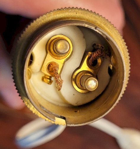 Lampe bouteille Bell's Scotch whisky en faïence 1973 - 1990