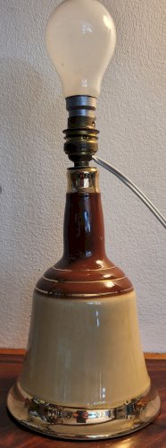 Lampe bouteille Bell's Scotch whisky en faïence 1973 - 1990