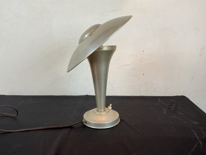 LAMPE CHAMPIGNON métal chromé  DESIGN MODERNISTE ART DÉCO 30/40 .