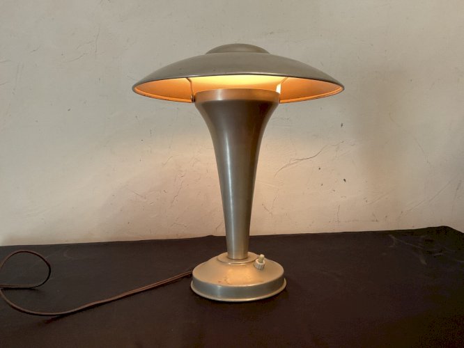 LAMPE CHAMPIGNON métal chromé  DESIGN MODERNISTE ART DÉCO 30/40 .