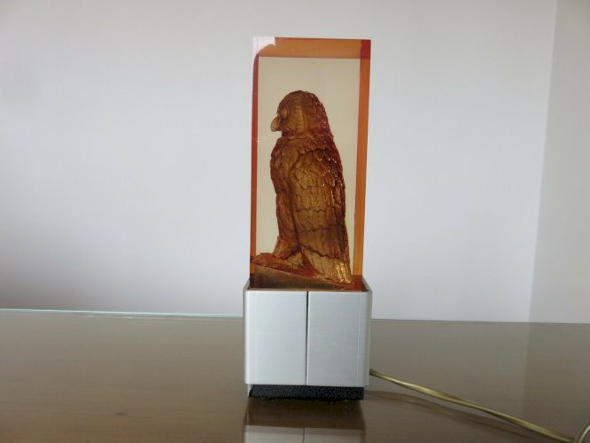 LAMPE DAMBIANCE EN RESINE A INCLUSION PIERRE GIRAUDON CHOUETTE OU HIBOU 1960 