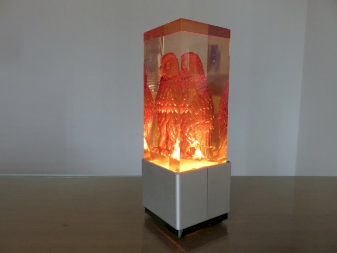 LAMPE DAMBIANCE EN RESINE A INCLUSION PIERRE GIRAUDON CHOUETTE OU HIBOU 1960 