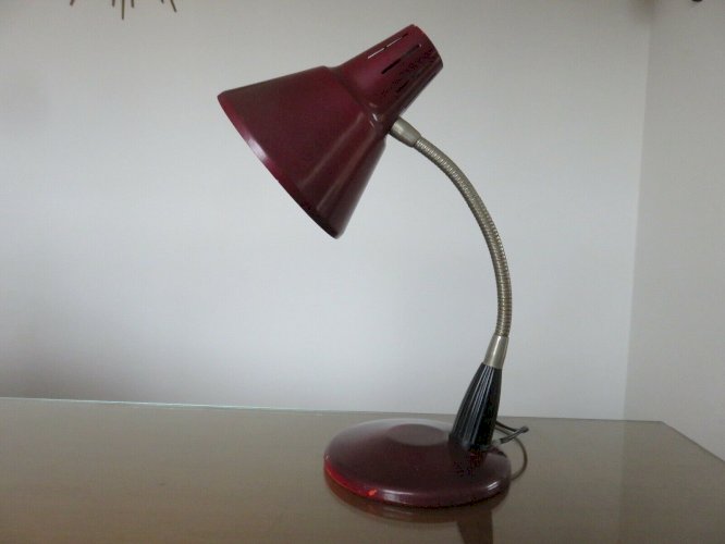LAMPE DE BUREAU COULEUR BORDEAUX STYLE INDUSTRIEL ANNEES 60 70 VINTAGE