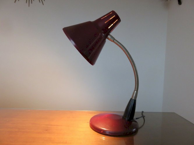 LAMPE DE BUREAU COULEUR BORDEAUX STYLE INDUSTRIEL ANNEES 60 70 VINTAGE