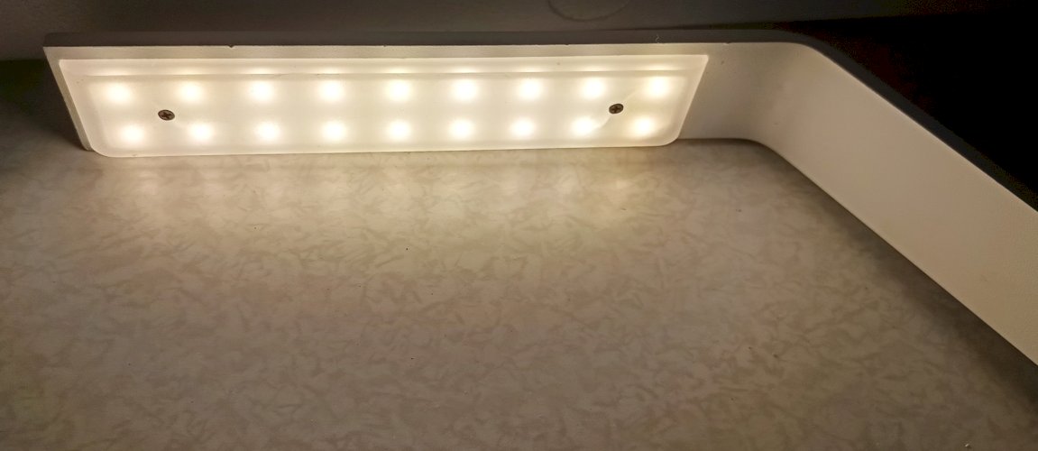 Lampe de Bureau Moderne , LED intégrée Ninaso INSPIRE, métal, 8.3 Watts