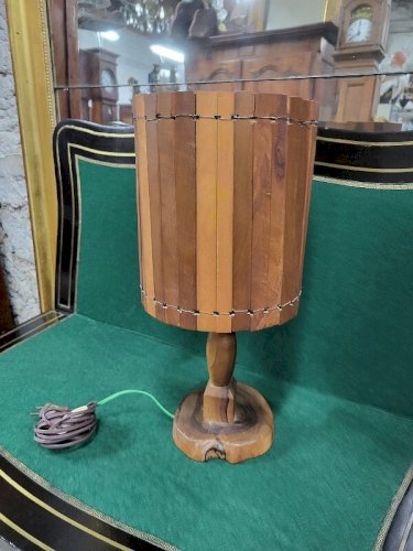 LAMPE DE CHEVET EN OLIVIER