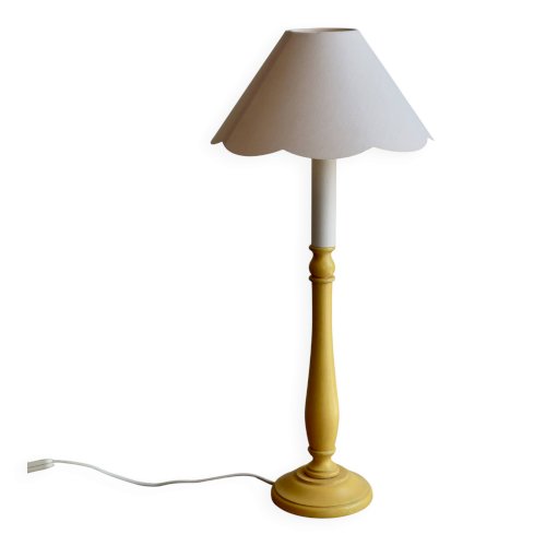Lampe de chevet vintage en bois peint jaune – Abat-jour