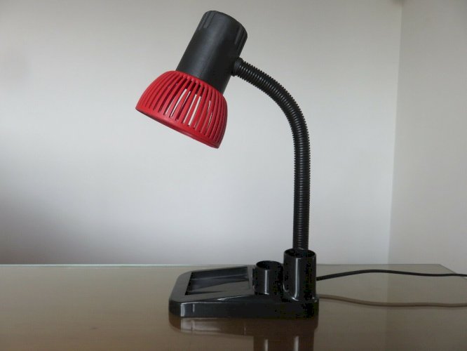 LAMPE DE DE BUREAU A POSER AVEC RANGEMENTS TYPIQUE ANNEES 80 VINTAGE