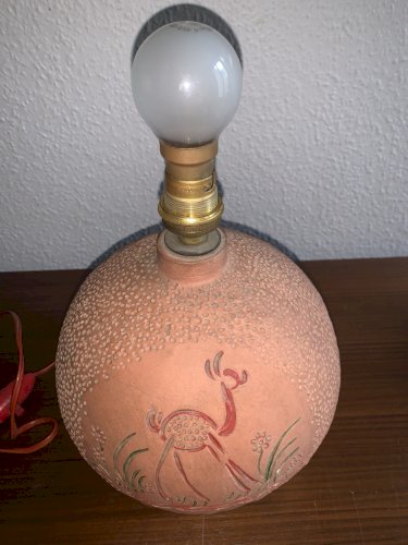 Lampe de salon vintage en terre cuite décor incisé animalier 1950's