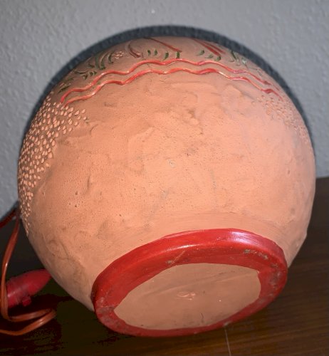 Lampe de salon vintage en terre cuite décor incisé animalier 1950's