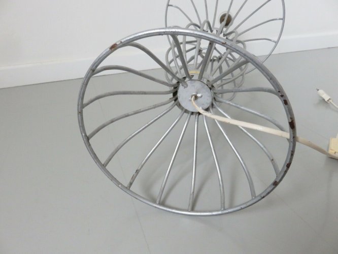 LAMPE DE SOL, DE PARQUET, GRANDE LAMPE  KOSTKA  EN METAL GALVANISE ANNEES 80 