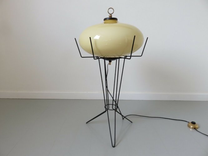 LAMPE DE SOL ITALIENNE OPALINE ET METAL LAQUE ANNEES 50 60