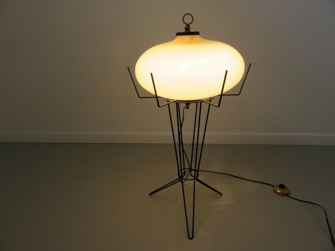 LAMPE DE SOL ITALIENNE OPALINE ET METAL LAQUE ANNEES 50 60