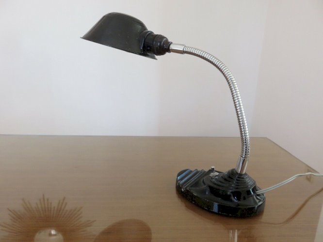 LAMPE DE STYLE BAUHAUS, INDUSTRIELLE METAL NOIR ET FLEXIBLE CHROME ANNEES 40 50 
