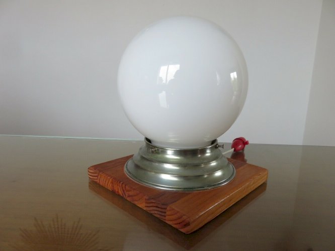 LAMPE DE TABLE OPALINE, SOCLE BOIS ET SUPPORT EN LAITON NICKELE ANNEES 50 60 