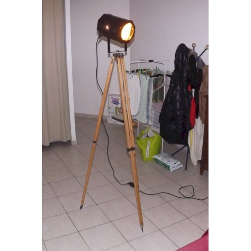 Lampe Design Industriel Spot de Cinema sur trépied chéne de LArmée