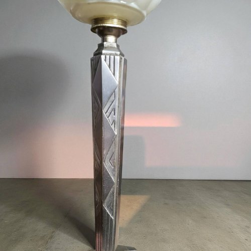 Lampe en bronze Art déco
