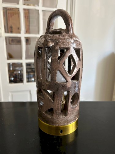 Lampe en céramique ajourée