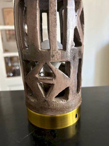 Lampe en céramique ajourée