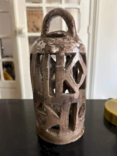 Lampe en céramique ajourée