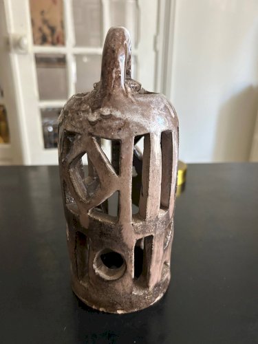 Lampe en céramique ajourée