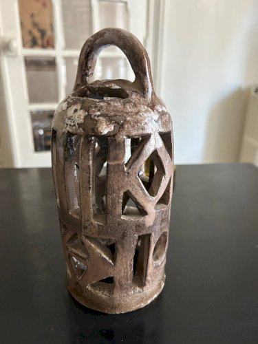 Lampe en céramique ajourée