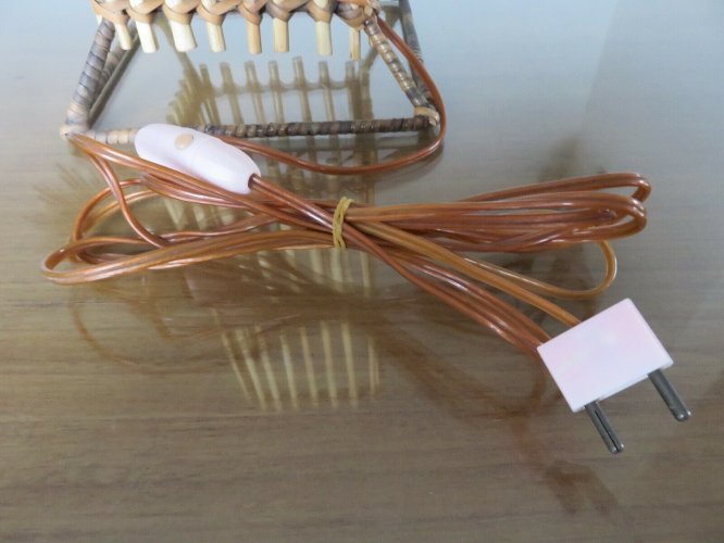 LAMPE EN ROTIN BAMBOU ANNEES 50 VINTAGE