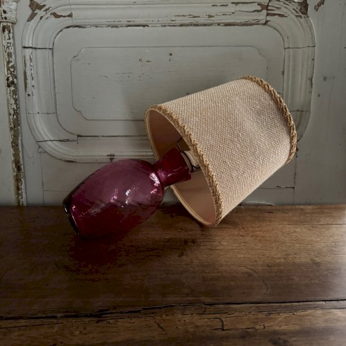 Lampe en verre fond violet XXe M3663