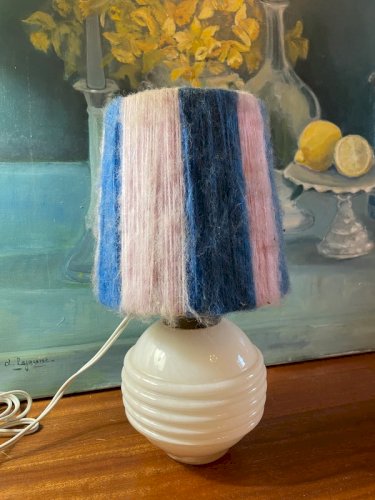 Lampe en verre rose 1930 art déco