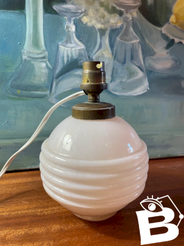 Lampe en verre rose 1930 art déco