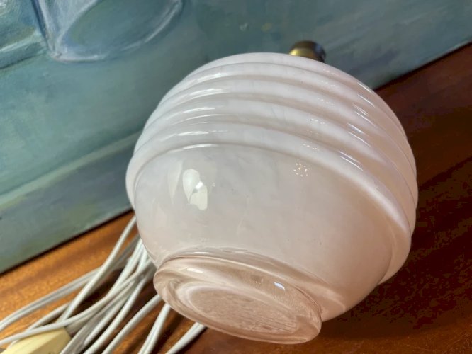 Lampe en verre rose 1930 art déco