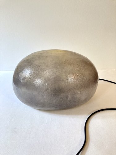 Lampe "galet" en résine
