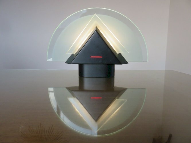 LAMPE GRAPHIQUE  DEMI LUNE  ANNEES 80 VINTAGE ERA MEMPHIS