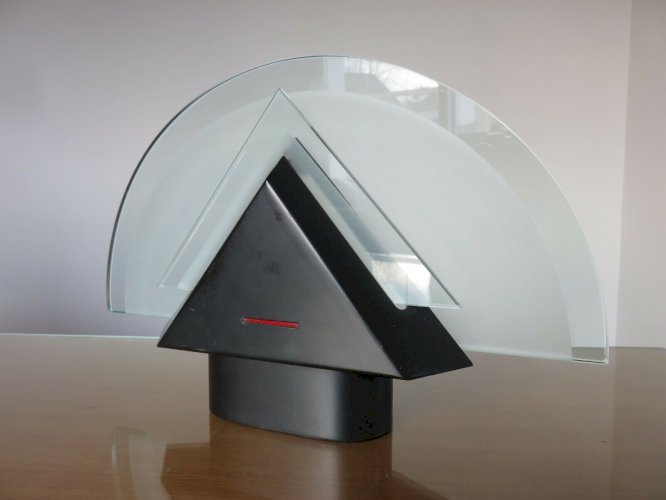 LAMPE GRAPHIQUE  DEMI LUNE  ANNEES 80 VINTAGE ERA MEMPHIS
