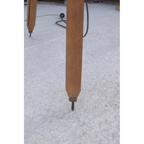 Lampe indus sur trépied chène Année 50